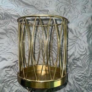 Dove soap and gold container